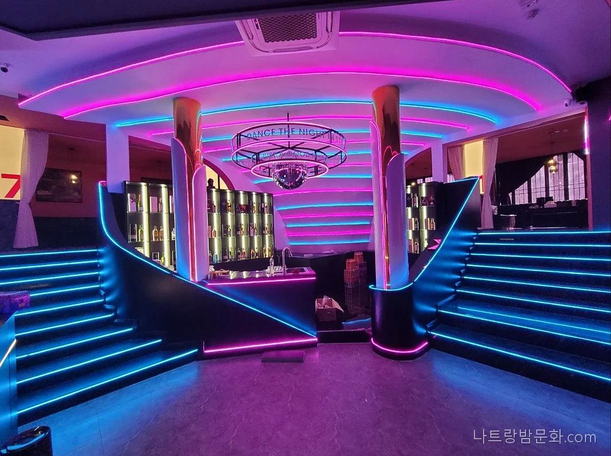 나트랑 X바 메인 홀 바 카운터 사진
